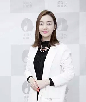 秀山金佳玭 美容协会会长